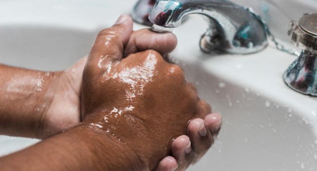 lavage mains